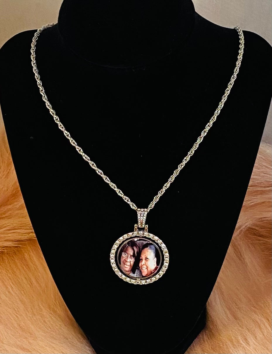 Rotating  Round Bling Necklace